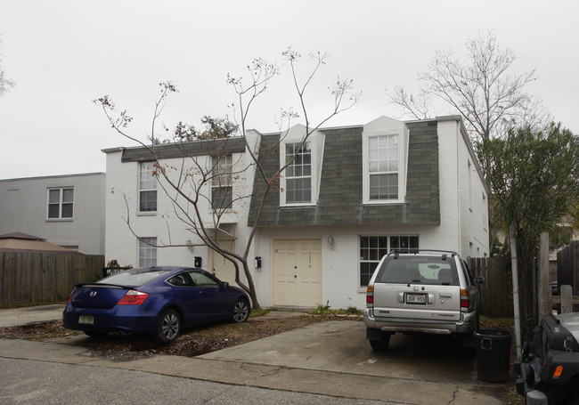 1121 Carrollton Ave in Metairie, LA - Foto de edificio - Building Photo