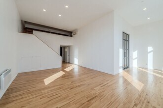 244 Sherbrooke St E in Montréal, QC - Building Photo - Building Photo