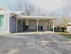 819 Thomas St in Denton, TX - Building Photo - Building Photo