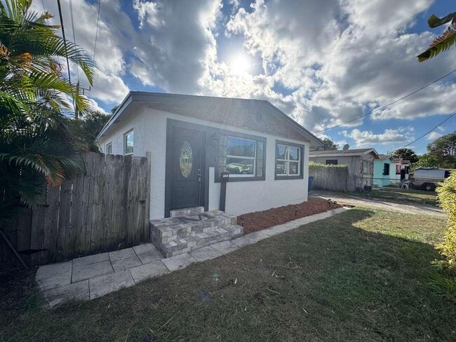 property at 1501 W 15th St