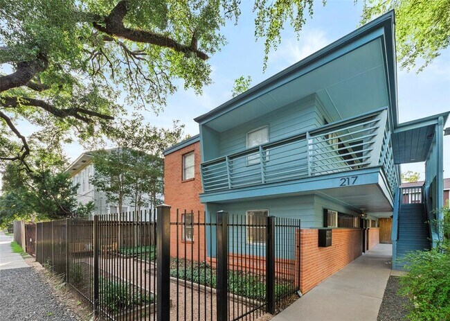 217 E 12th St