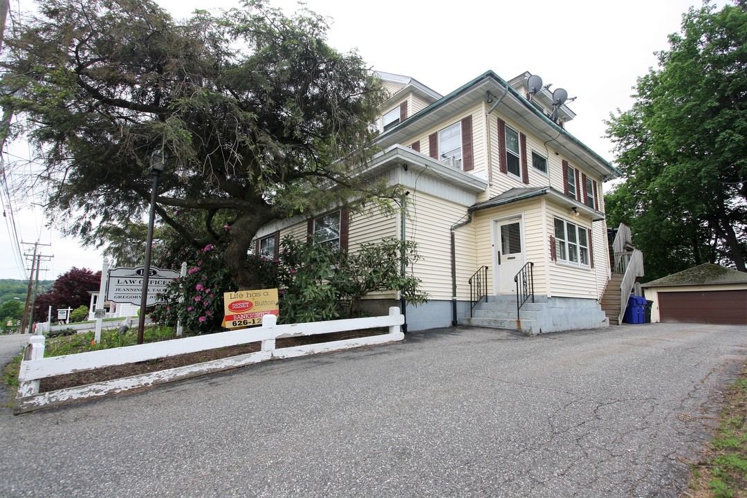 185 Albert St in Torrington, CT - Building Photo