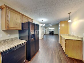 293 Iris Trail Dr in Galloway, OH - Building Photo - Building Photo