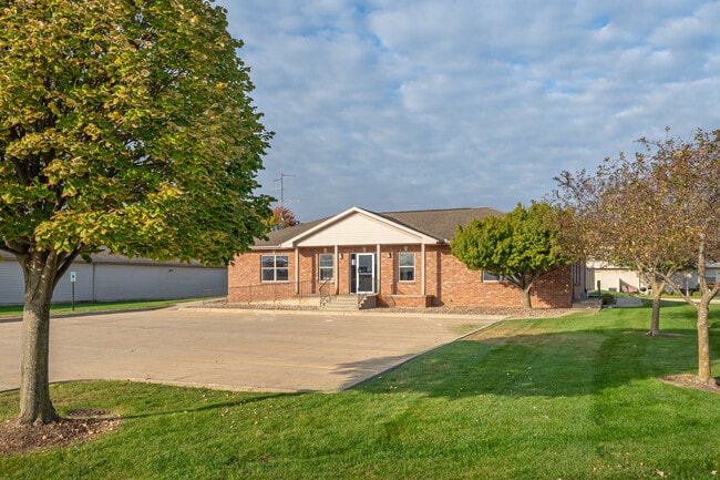 Wingover Luxury Apartments and Townhomes in Bloomington, IL - Foto de edificio - Building Photo