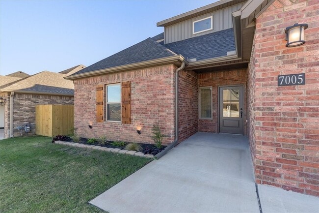 7005 SW High Meadow Blvd