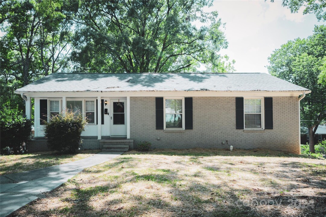 2340 Ashley Rd in Charlotte, NC - Building Photo