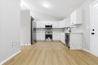 5876 Old Wellborn Trce in Lithonia, GA - Building Photo - Building Photo