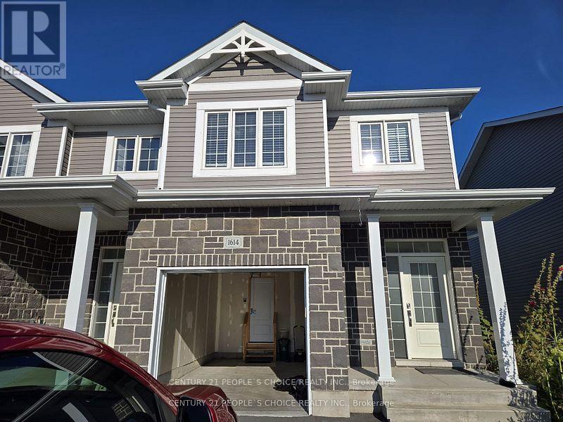 1614 Tenley Dr in Kingston, ON - Building Photo