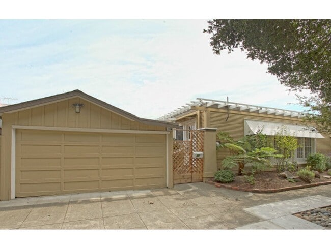 property at 20 Hilltop Rd