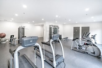 1192 Mackay Rue in Montréal, QC - Building Photo - Building Photo