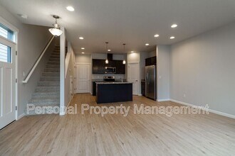 5828 NE 56th Pl in Vancouver, WA - Building Photo - Building Photo