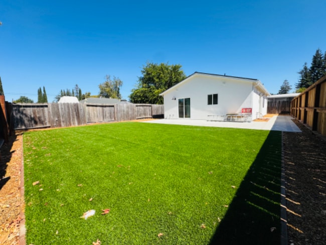 property at 5037 Kenmore Dr