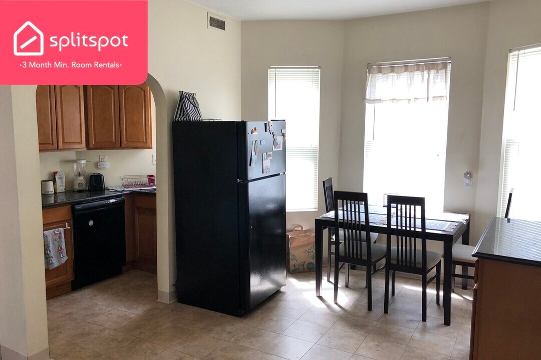 2 Montfern Ave Photo