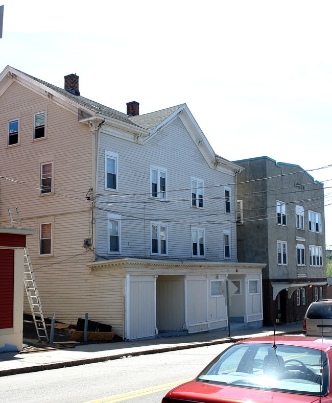 95 Rathbun St in Woonsocket, RI - Foto de edificio - Primary Photo