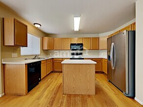 15625 E 99th Ave in Commerce City, CO - Building Photo - Building Photo