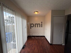 2100 Shawbury Ct W in Columbus, OH - Building Photo - Building Photo