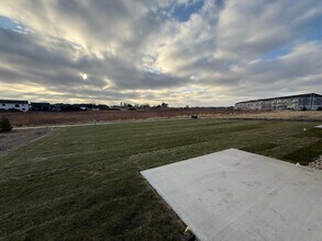 2324 Sweetgrass Dr in Brookings, SD - Foto de edificio - Building Photo