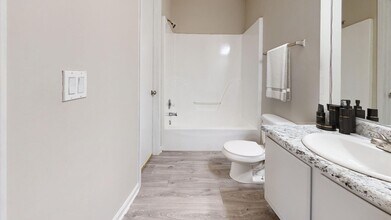 Valley Square Apartments in Tuscaloosa, AL - Foto de edificio - Building Photo