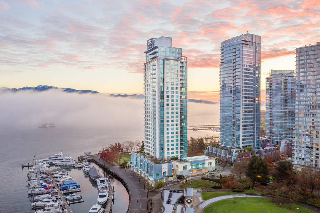 Escala in Vancouver, BC - Building Photo