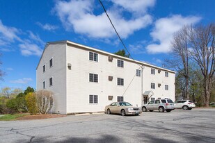 Meadowview in Newton, NH - Building Photo