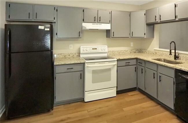 5847 Trent Walk Dr in Stonecrest, GA - Building Photo - Building Photo