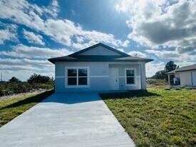 2709 8th St SW in Lehigh Acres, FL - Building Photo