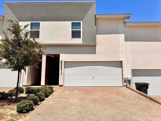 property at 9913 Kaspar Dr