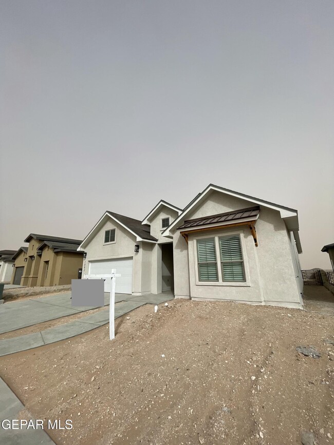 1802 Dana Gray St in El Paso, TX - Foto de edificio - Building Photo