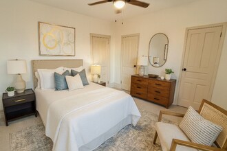 4733 Cedar Ave in Philadelphia, PA - Foto de edificio - Building Photo