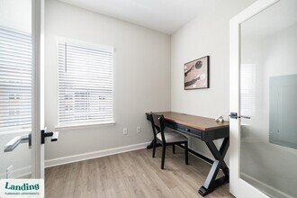 84 San Filippo Dr SE, Unit 08-8302 in Palm Bay, FL - Foto de edificio - Building Photo