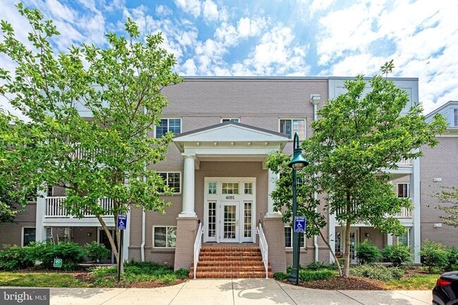 property at 4091 S Four Mile Run Dr