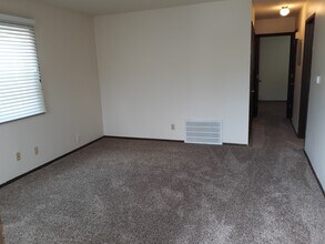 1012 Delaware Ave in Ames, IA - Building Photo - Building Photo