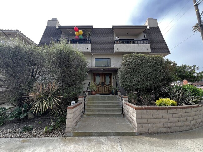 property at 491 W 39th St