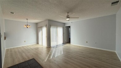 555 Hunter Cir in Kissimmee, FL - Building Photo - Building Photo