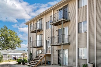 601 S Washington St in Papillion, NE - Foto de edificio - Building Photo