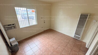 105 E 8th St in Bakersfield, CA - Building Photo - Building Photo