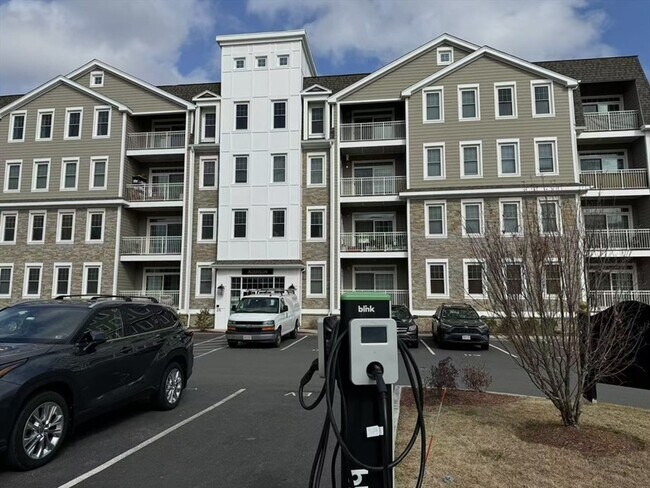 320 Middlesex Ave, Unit A305 in Medford, MA - Building Photo - Building Photo