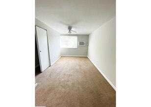 566 Lowell Ave in Cincinnati, OH - Building Photo - Building Photo