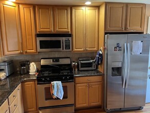 9 Russell St in Waltham, MA - Building Photo - Building Photo