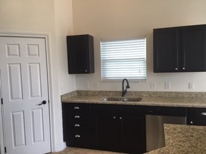 1130 Mastell Dr in Reynoldsburg, OH - Foto de edificio - Building Photo