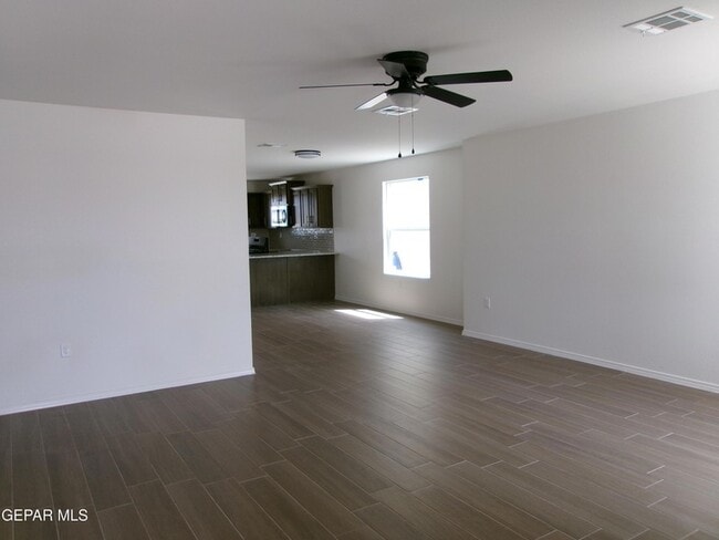 5960 Mohegan Sun St in El Paso, TX - Building Photo - Building Photo