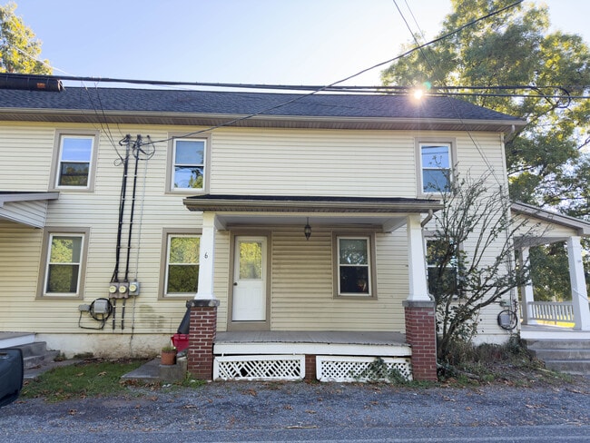 6 N Peartown Rd in Reinholds, PA - Building Photo - Building Photo