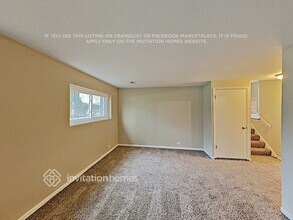 421 Spruce Dr in Schaumburg, IL - Building Photo - Building Photo