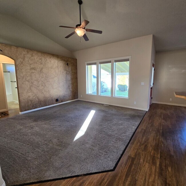 2595 Driftwood Pl in Payette, ID - Building Photo - Building Photo