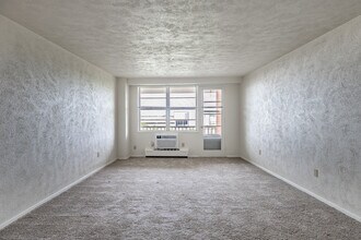 Fountain Place Apartments in Lansing, MI - Foto de edificio - Interior Photo