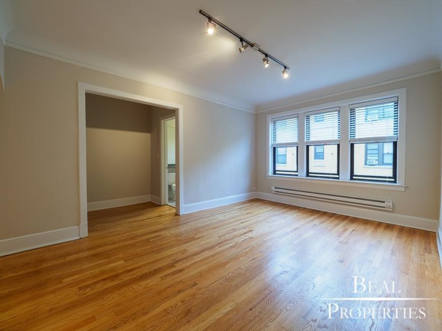 2319 N Rockwell St in Chicago, IL - Building Photo
