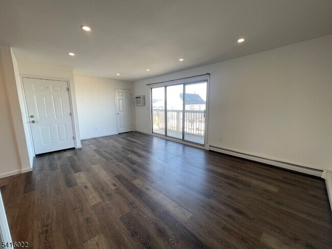 404 S 5th St in Elizabeth, NJ - Building Photo - Building Photo