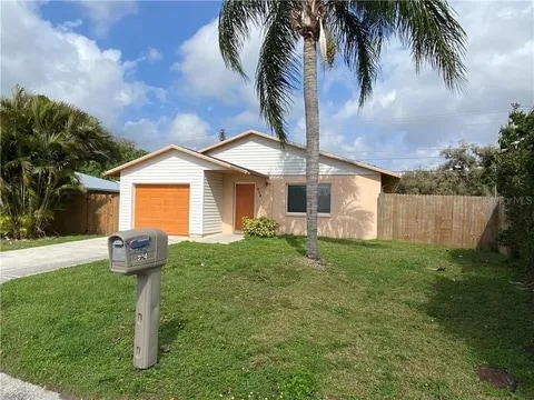 904 16th St E in Palmetto, FL - Foto de edificio - Building Photo