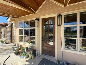 2403 Bottoms East Rd in Troy, TX - Building Photo - Building Photo