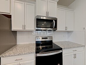 23379 SE Dogwood St in Black Diamond, WA - Foto de edificio - Building Photo